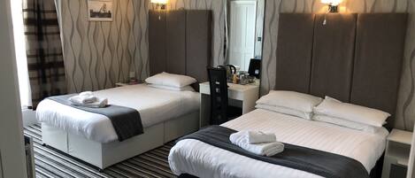 Twin Room with Shower