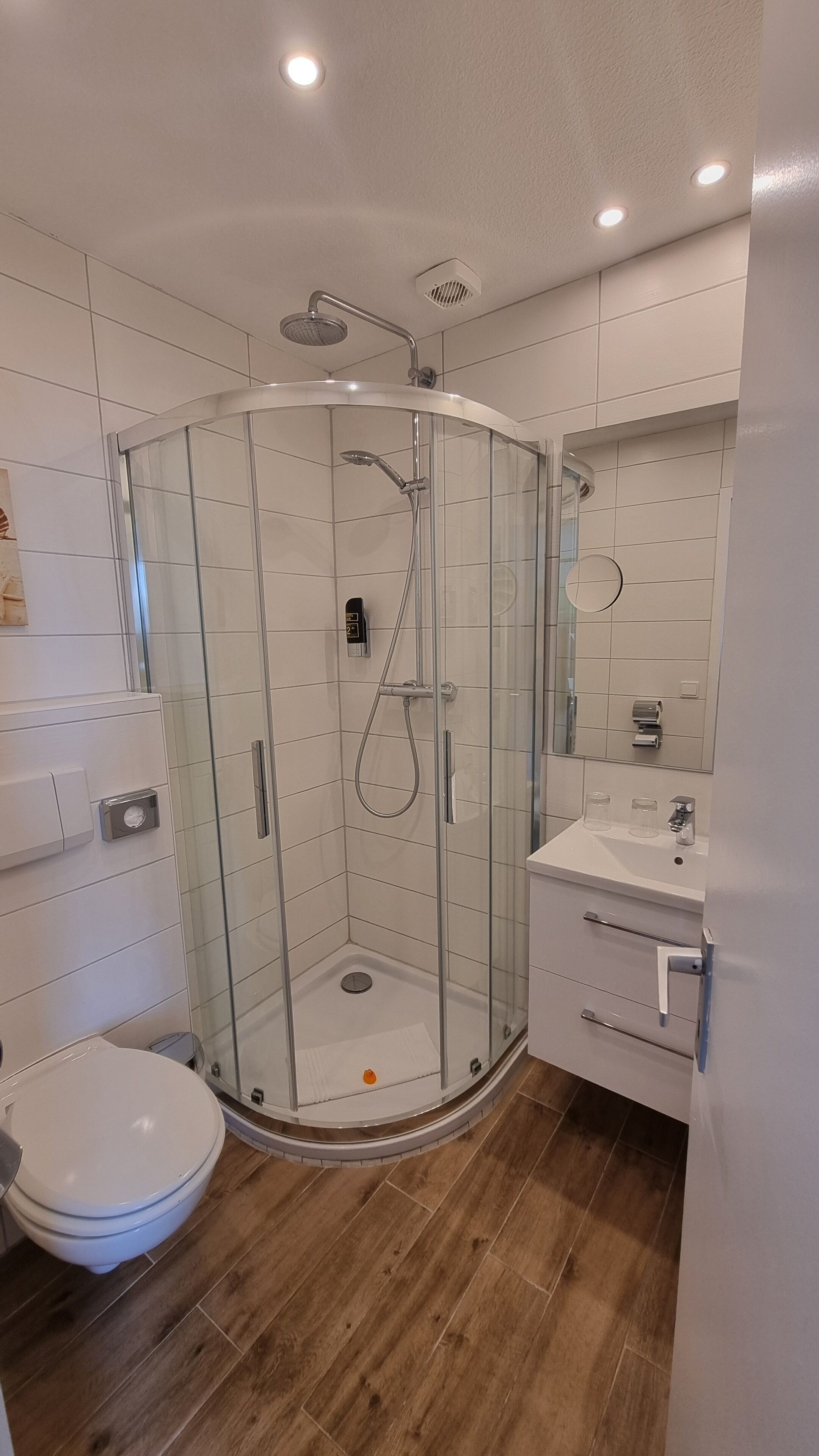 premium double room | bathroom | hair dryer, towels, soap, shampoo