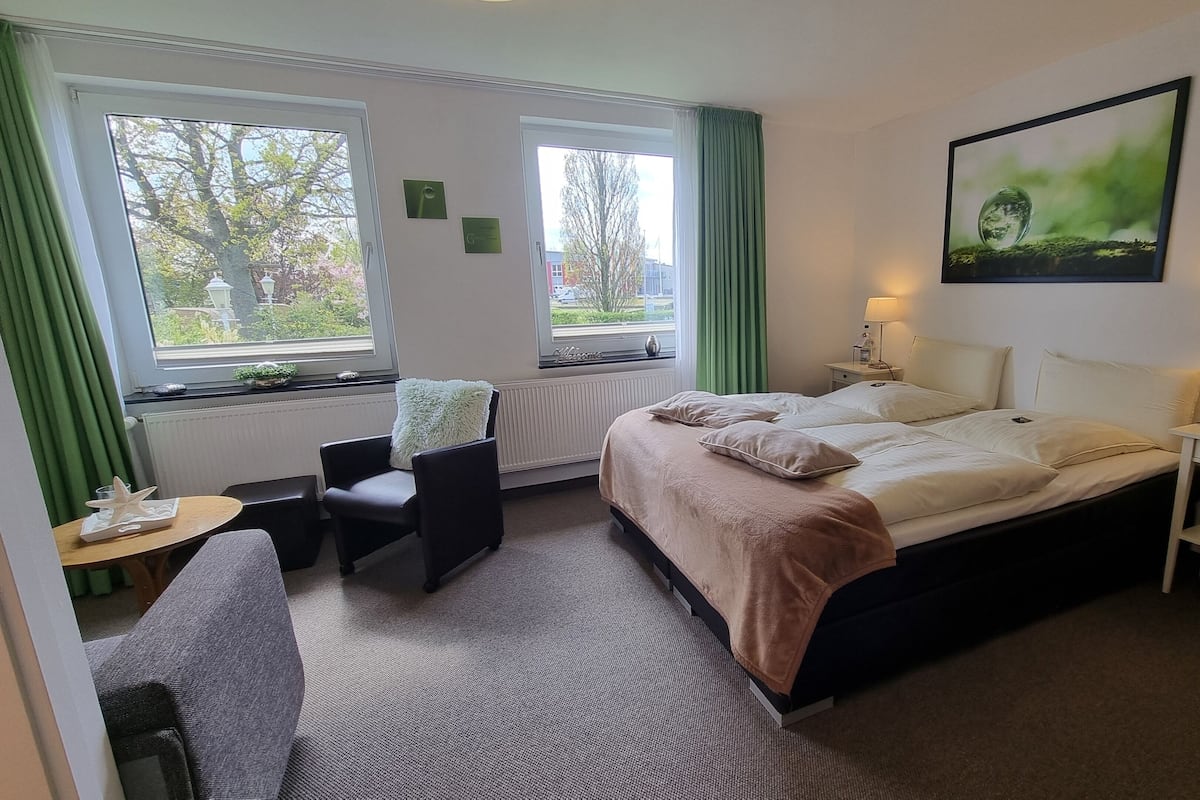 premium double room | 1 bedroom, hypo-allergenic bedding, minibar, in-room safe