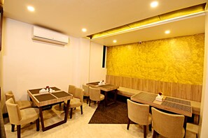 Dining - The Milestone Hotel, Best Value Luxury Hotel (Kathamndu)