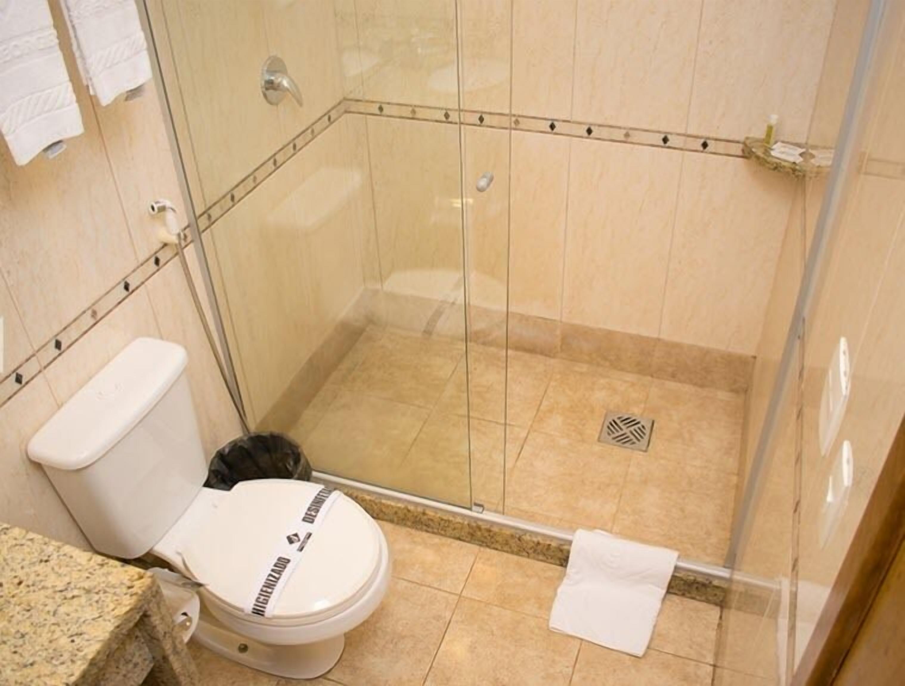 free toiletries, hair dryer