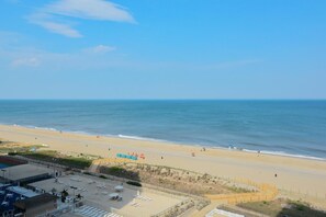 Beach - XPLORIE ACTIVITIES & LINENS INCLUDED*!  QUAY 2 BR/2 BA Ocean View Condo with Indoor/Outdoor Pools. (Ocean City)
