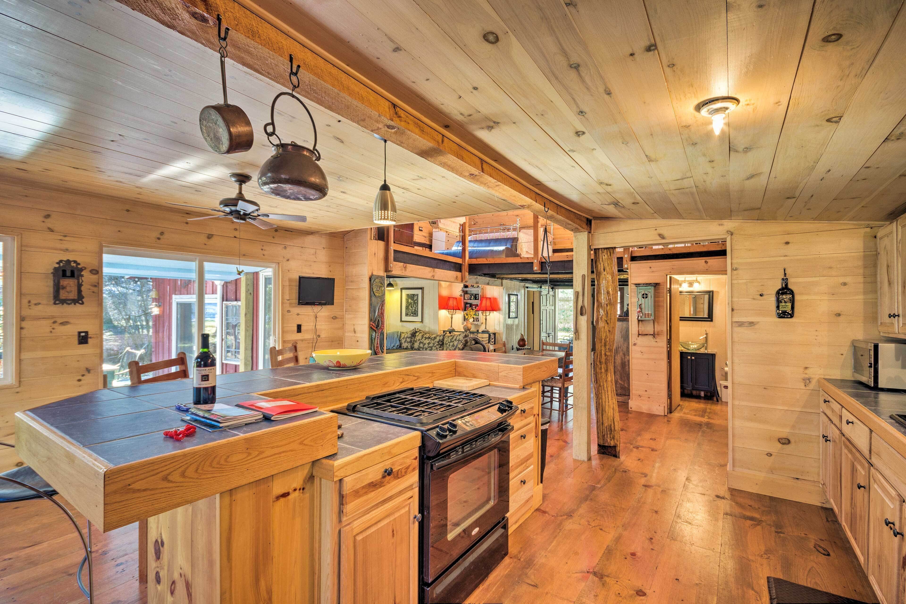 'Da Barn' cashier area cottage on private meadow!