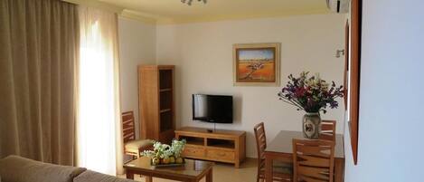 1 bedroom, laptop workspace, blackout curtains, soundproofing