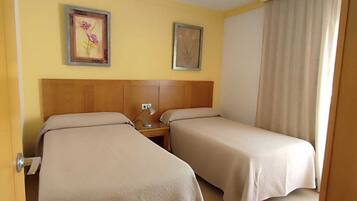 1 chambre, espace de travail pour ordinateur portable