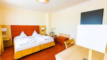 Habitación doble superior | Sábanas de algodón egipcio, ropa de cama de alta calidad, escritorio
