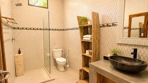 Bathroom - Prime location just walking distance to the Boutique shop, Restaurant , Bar (Seminyak)
