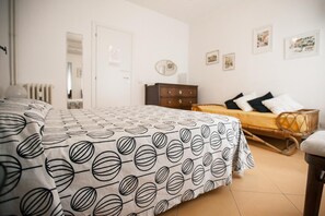 Schreibtisch, kostenloses WLAN, Bettwäsche