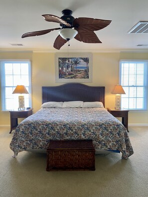 5 Schlafzimmer, Schreibtisch, Bügeleisen/Bügelbrett, kostenloses WLAN