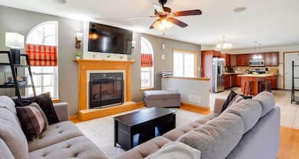 ¡Casa de Poconos con sala de juegos, chimenea, terraza + bañera de hidromasaje!