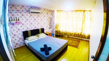 4 chambres, coffres-forts dans les chambres, bureau