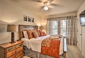 4 bedrooms, iron/ironing board, travel cot, Internet - 4 Mi to Animal Kingdom: Gem w/ Pool in Kissimmee (Kissimmee)
