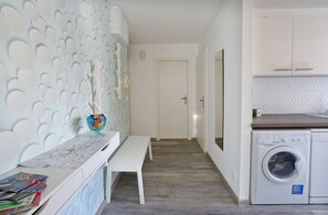 Family Apartment, 2 Bedrooms | Laundry
