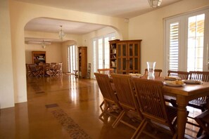 Dining - Luxury Beachfront Villa Ideal for Weddings, Reunions & Large Outdoor Celebrations (Islote Arecibo)