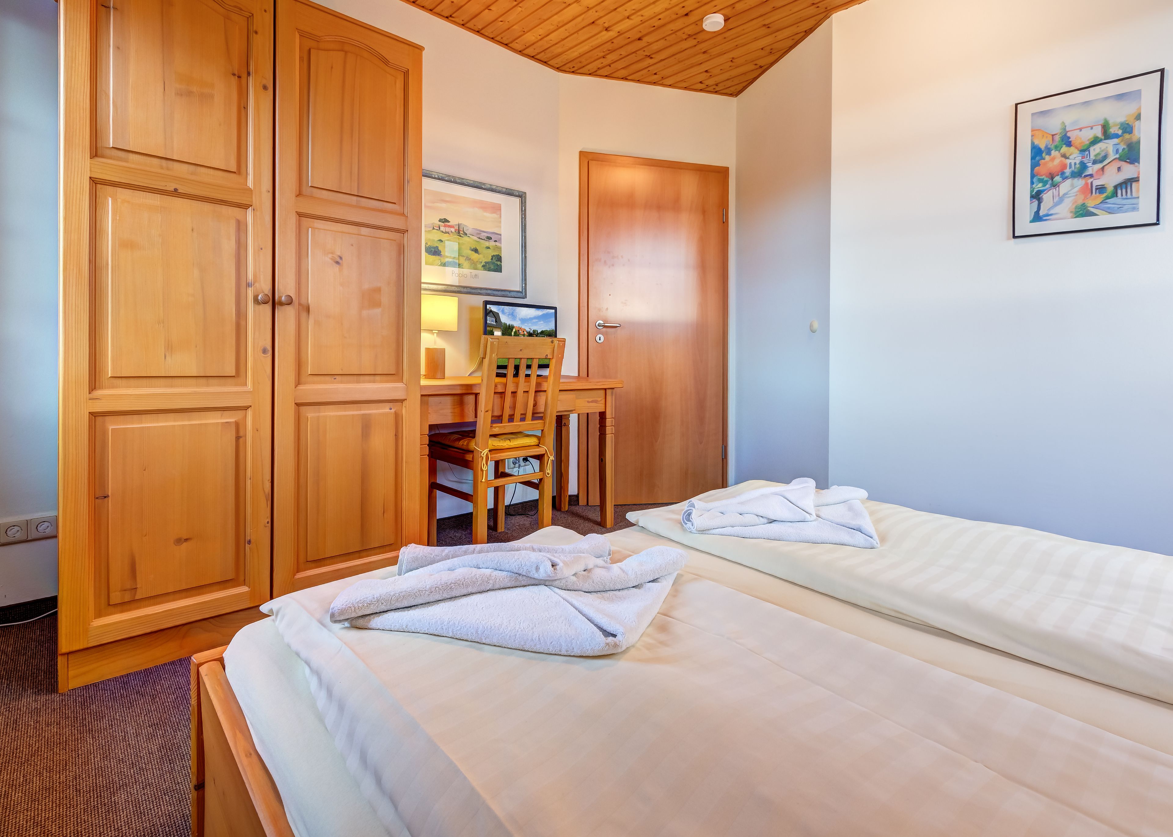 Cottage | 3 bedrooms, individually decorated, individually furnished, desk