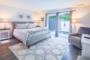 3 bedrooms, iron/ironing board, WiFi - Renovated Home with Private Plunge Pool, Fire Pit, Community Pool, Tennis Court & Playground (Hilton Head Island)
