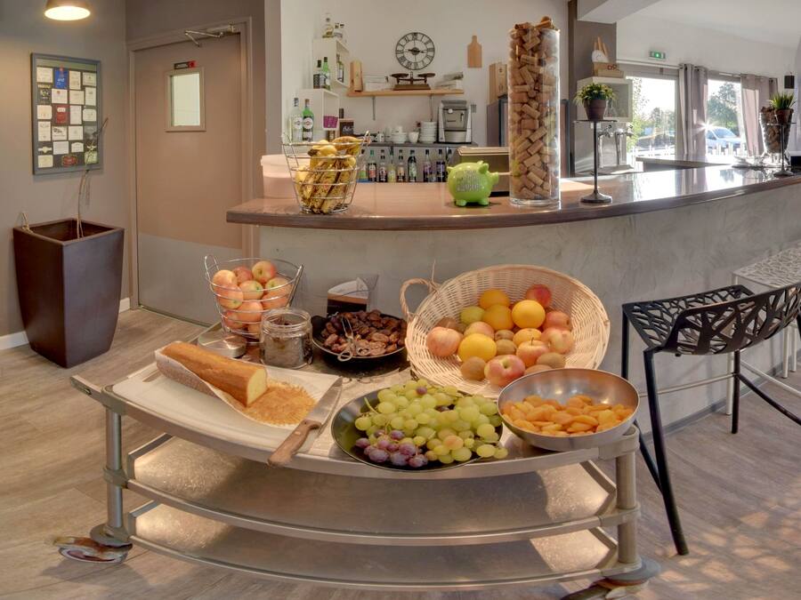 Café da manhã com buffet todos os dias (EUR 12.50 por pessoa)