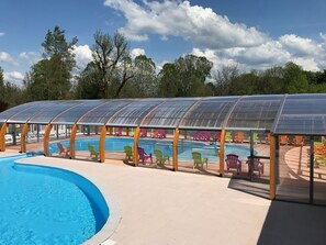 Indoor pool, seasonal outdoor pool - Camping Les Pêcheurs (Pont-de-Poitte)