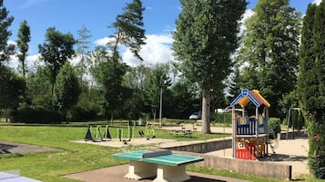 Children’s play area – outdoor