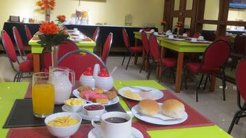 Desayuno continental incluido todos los días
