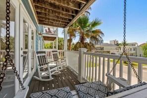 Terrace/patio - Private Heated Pool,2 Min. walk to beach, Games, BBQ AREA, Beach Essentials, 5BR (Garden City)