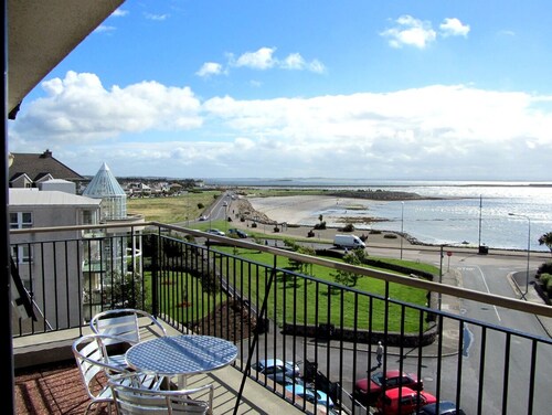 Comfortable, Modern, Luxury, Secure, Beachfront, Seafront, City Centre