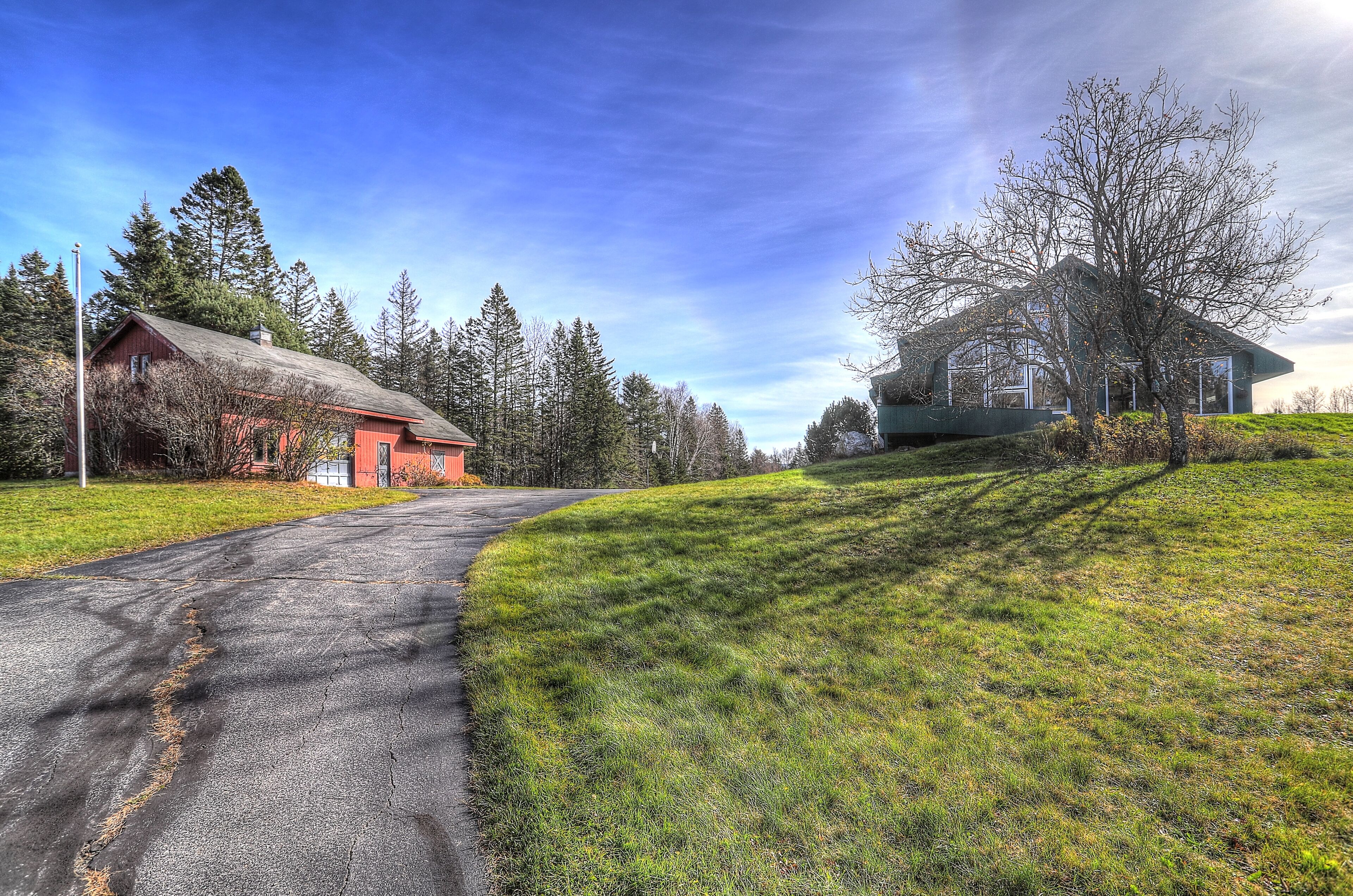Alpine Meadows Lodge - Beautiful home on 7 acres of land just a mile from Main Street