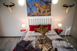 1 bedroom, iron/ironing board, free WiFi, bed sheets - Out-of-Africa One-bedroom Apartment (Klein Windhoek)