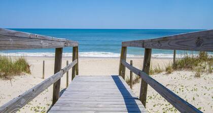 Oceanfront Cottage w/Great Views, Huge Deck, BHI Club+Golf, 3 Carts, Dogs OK