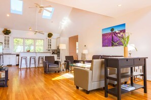 Unclassified image, 5 of 50, button