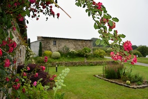 Exterior detail - Keryanti Domaine de Lesleac'h (Plouegat-Moysan)