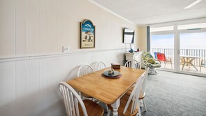Dining - XPLORIE ACTIVITIES & LINENS INCLUDED*!  OUTDOOR POOL (IN SEASON), TENNIS & MORE!!! (Ocean City)
