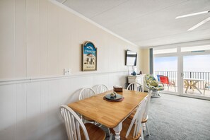 Dining - XPLORIE ACTIVITIES & LINENS INCLUDED*!  OUTDOOR POOL (IN SEASON), TENNIS & MORE!!! (Ocean City)