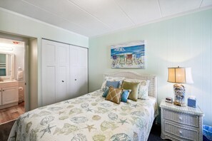 1 bedroom - XPLORIE ACTIVITIES & LINENS INCLUDED*!  OUTDOOR POOL (IN SEASON), TENNIS & MORE!!! (Ocean City)