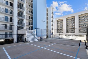 Sport court - XPLORIE ACTIVITIES & LINENS INCLUDED*!  OUTDOOR POOL (IN SEASON), TENNIS & MORE!!! (Ocean City)