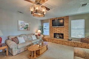 TV, fireplace, DVD player, books - Golf, Hike & Suntan: Mesa Family Home w/ Yard (Mesa)