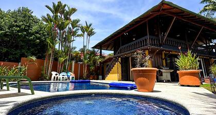 360 DEGREE VIEWS OF MOUNTAINS AND THE OCEAN!!! MINUTES TO THE BEACH!!!