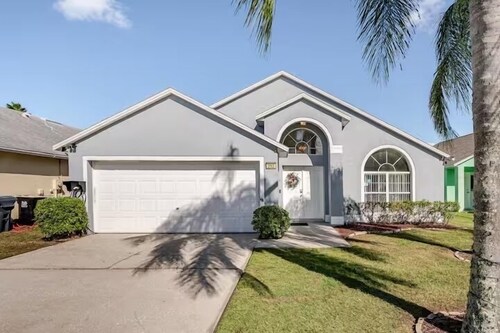 Fabulous 4 bedroom 3 bath Villa with private Pool , Golf nearby