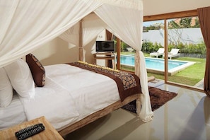 3 bedrooms, in-room safe, iron/ironing board, WiFi - 3 Bedrooms Central Seminyak (Seminyak)