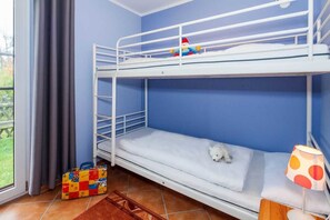 Condo (B1) | Desk, free WiFi
