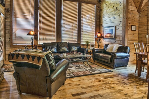 TV, fireplace, DVD player, ping pong