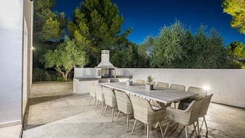 Superior villa, 4 slaapkamers | Barbecue/picknickplaats