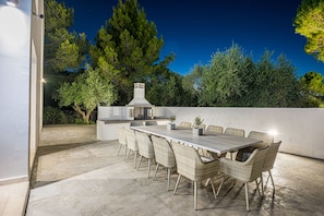 Superior Villa, 4 Bedrooms | BBQ/picnic area