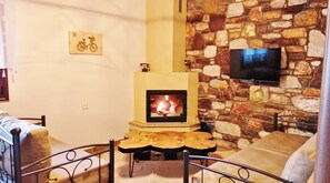 TV, fireplace