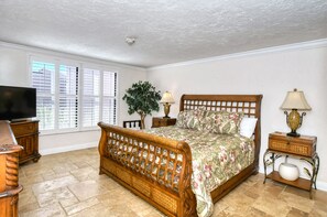 2 bedrooms, iron/ironing board, Internet, bed sheets