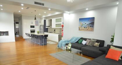 Home Away from Home - Modern and Spacious
