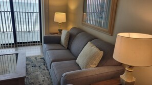 Televisio, Netflix, DVD-soitin, suoratoistopalvelut