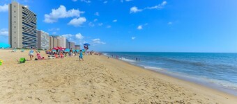 Magnifique condo face à l'océan Vue fantastique sur l'océan et la baie à quelques pas de la plage