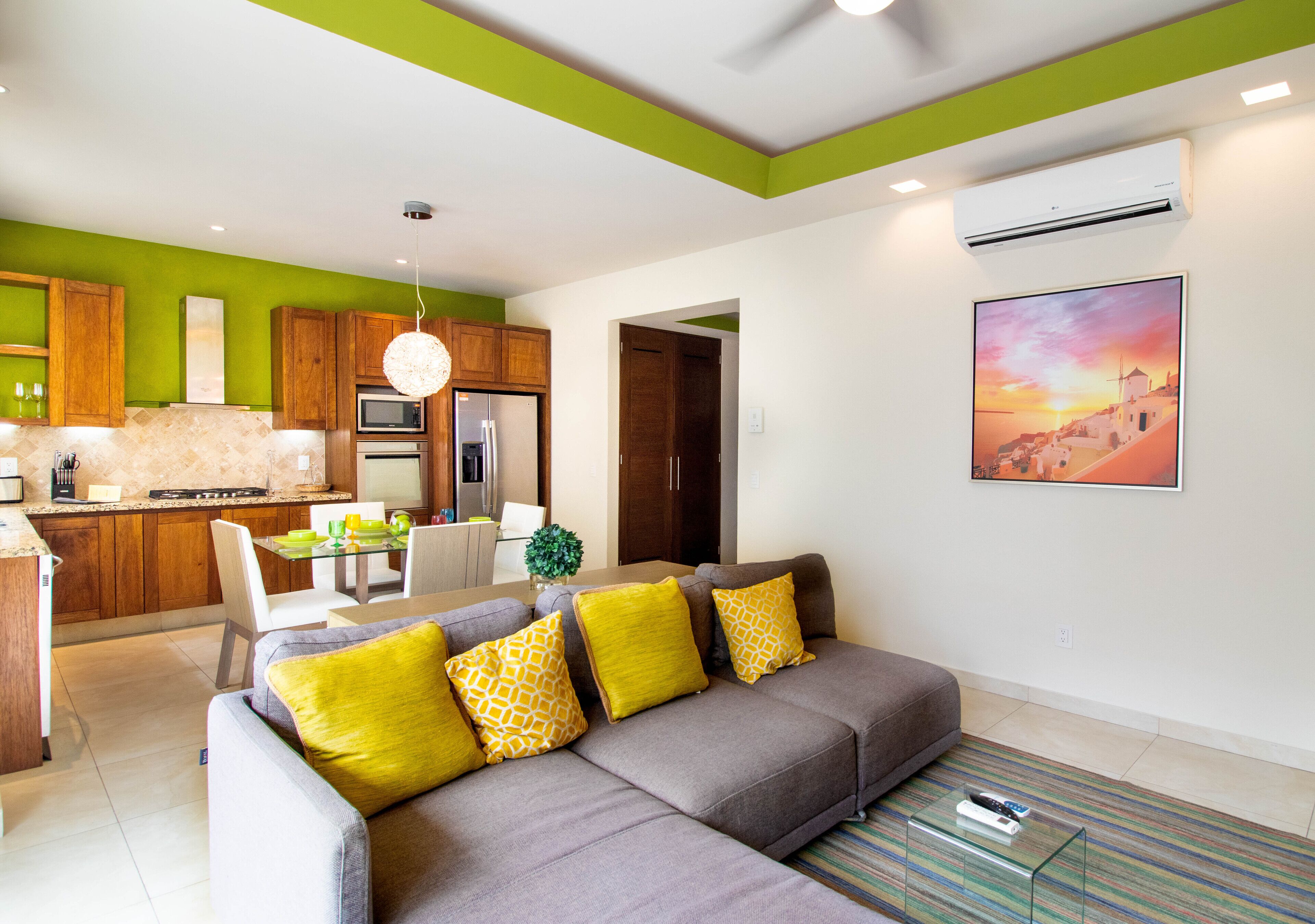 Condo V177 unit 204, Near Beach, Rooftop Pool.