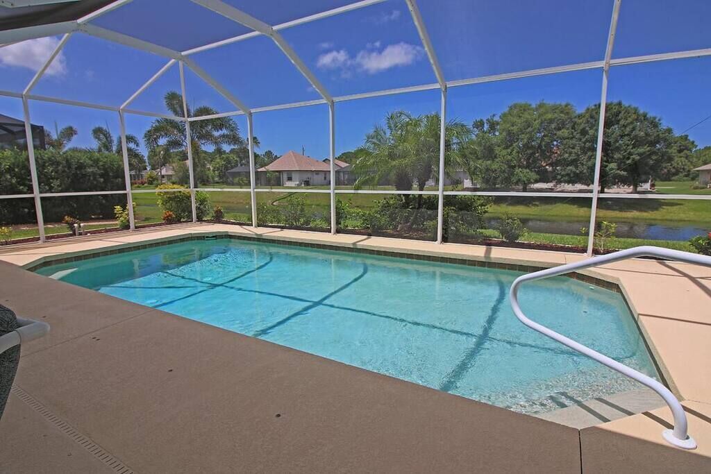 Lovely South Facing Waterfront Villa #76